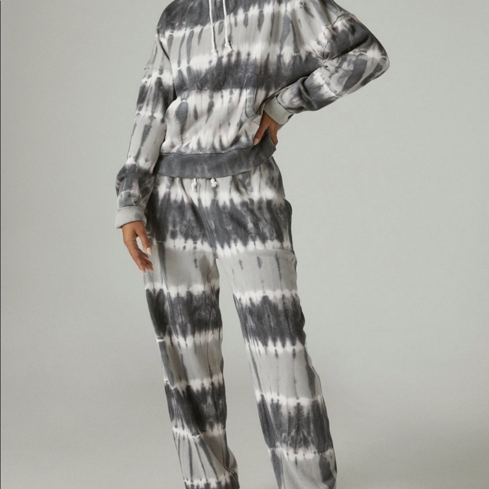 Lucky Brand chill at home fleece jogger set. Size medium